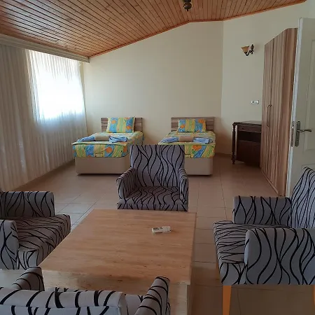 Green Garden Villa *